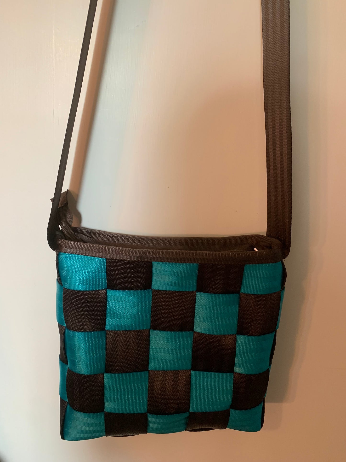 Custom seat belt purse, weave or panel style in various colors, seatbelt handbag, washable