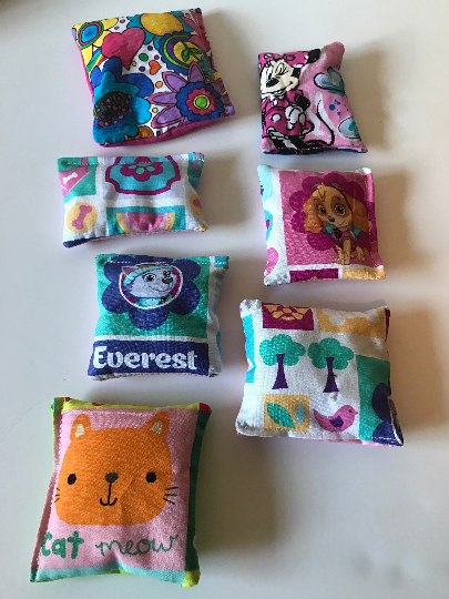 Weighted small Fidget bags in various patterns, set of 10, girl or boy, washable pocket pads, animals, characters, fun sensory toy